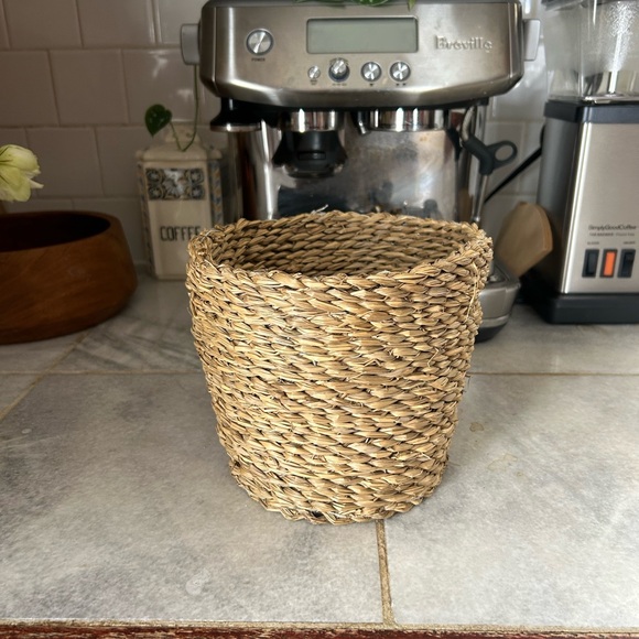 Natural Woven Basket - Picture 1 of 4